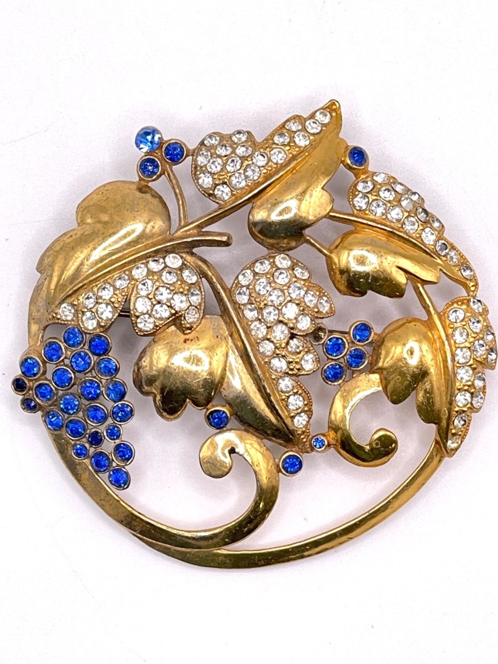 Vintage Grape Cluster and Leaf Gold Tone Openwork Pin Brooch